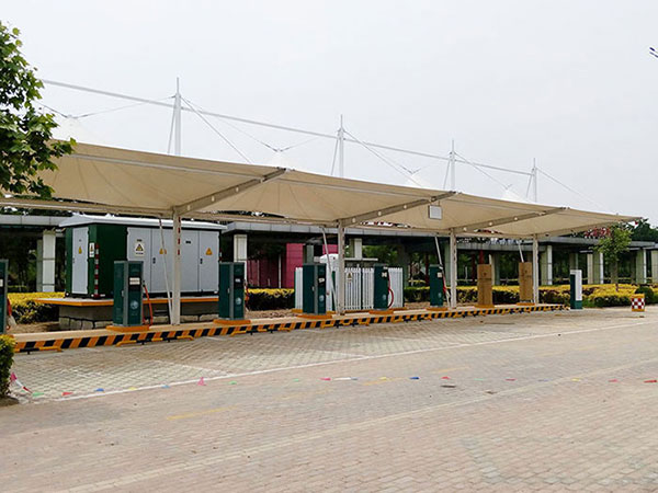 充電樁車棚