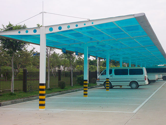 陽光板車棚