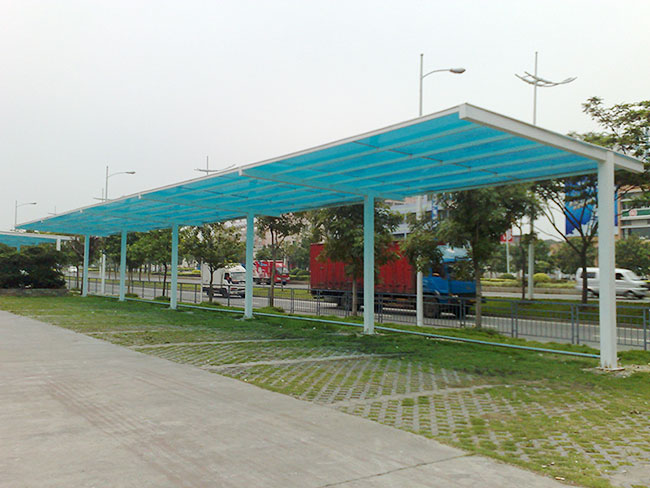 陽光板車棚